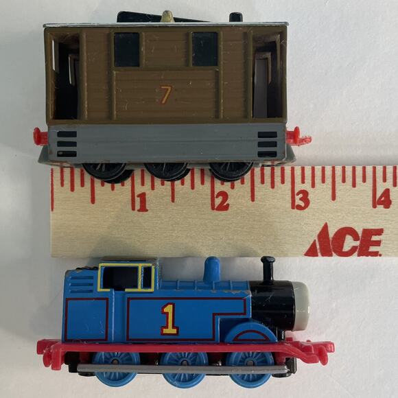 Vintage 1985 Thomas The Tank And 1989 Thomas The Tank Engine + Friends - Picture 5 of 9